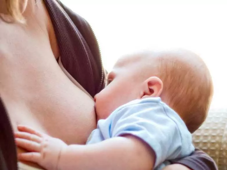 Extended breastfeeding: find out the pros and cons!