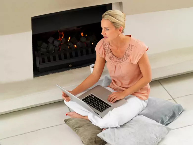 Internet in women's world