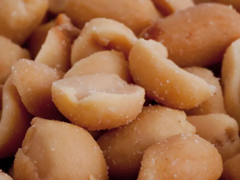 Nut allergy symptoms - what should be worrying?