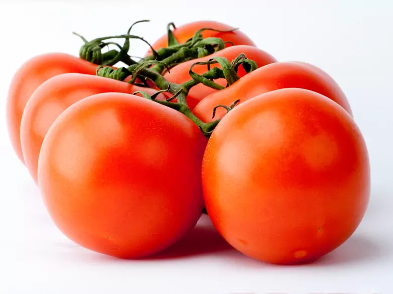 What are the benefits of eating tomatoes?