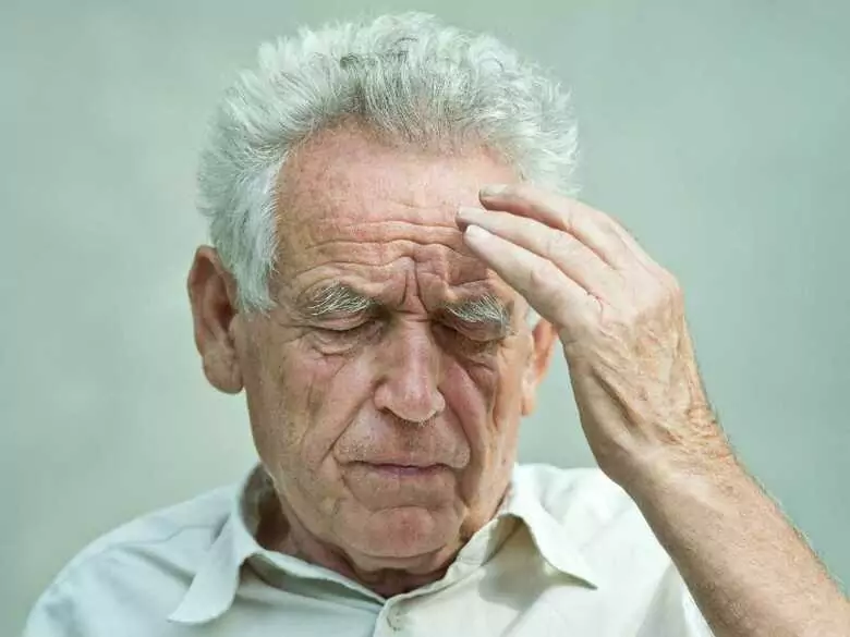 Epileptic seizures after head trauma