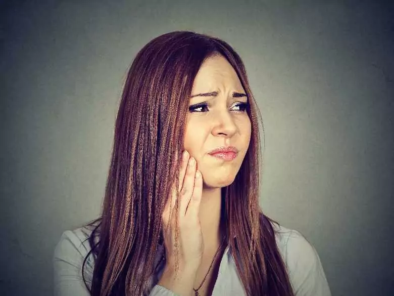 How to proceed after a tooth extraction?