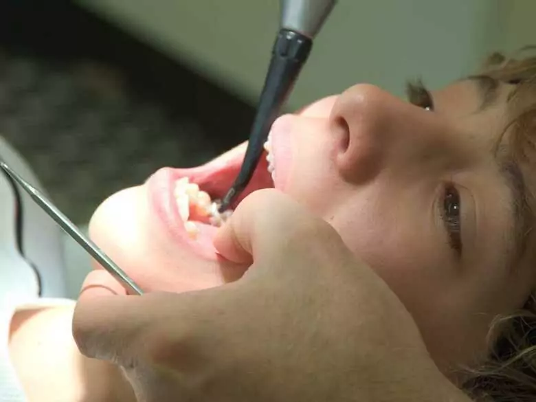 Oral diseases and the risk of liver cancer