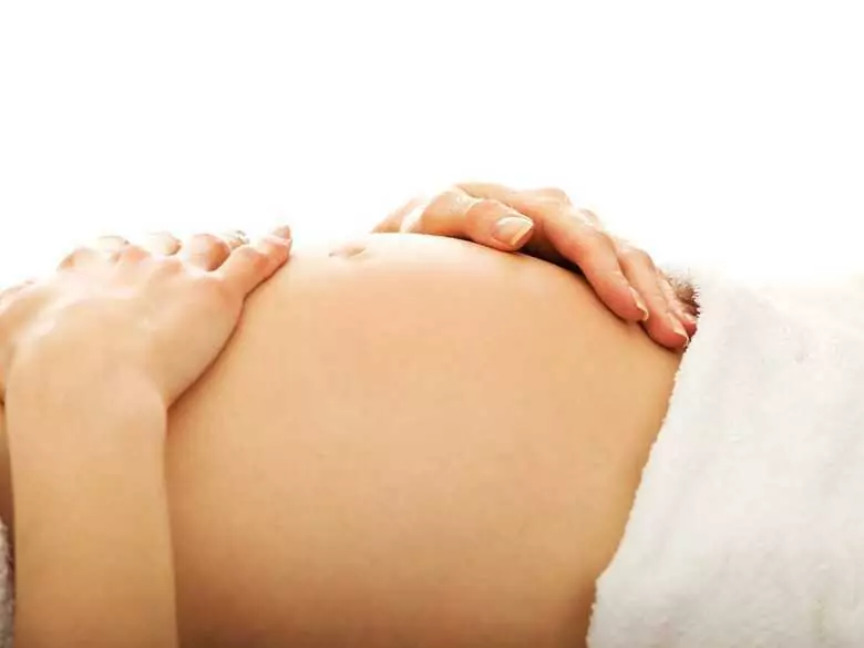 Dissection of the rectus abdominis muscle after childbirth