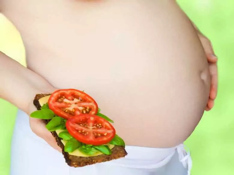 What is a healthy diet for pregnant women?