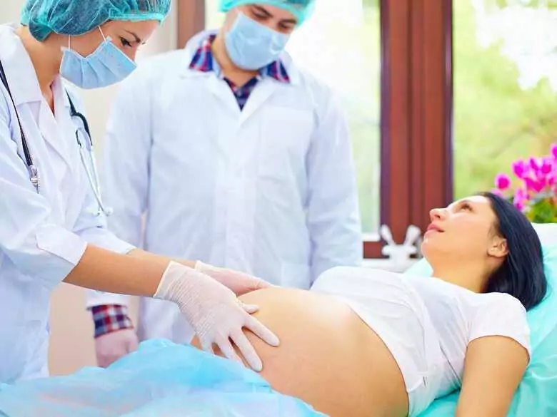 Operative transvaginal births - when is it necessary to use forceps or a vacuum?