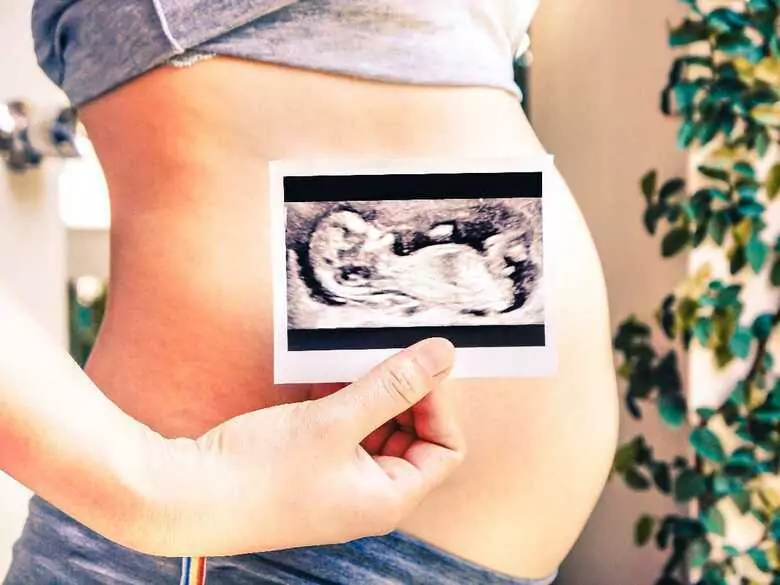 Effects of iodine deficiency in pregnant women