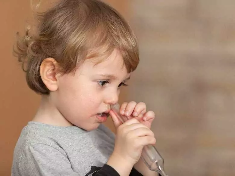 How to create a safe environment for a child with asthma?