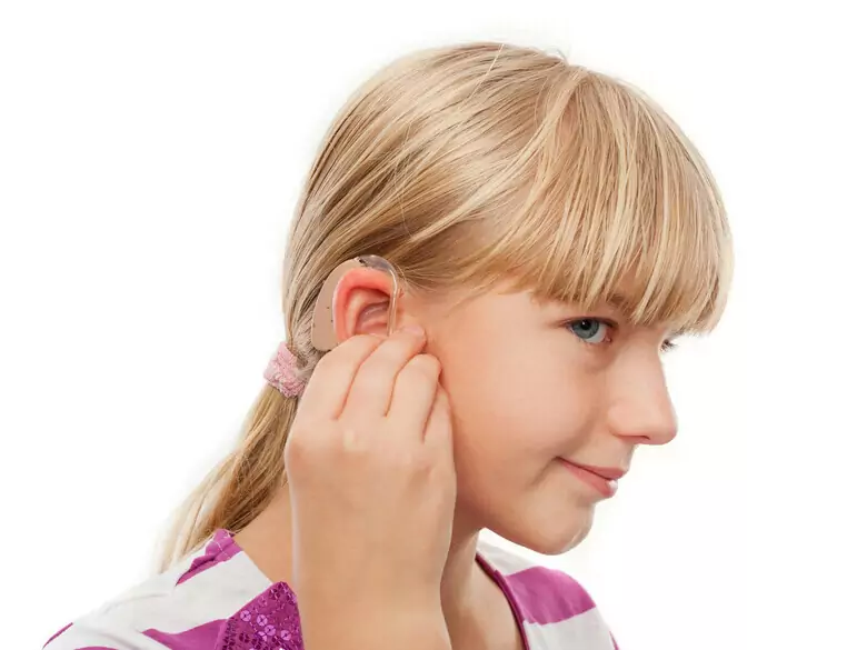 Deaf and hard-of-hearing children learn words more easily in smaller parts