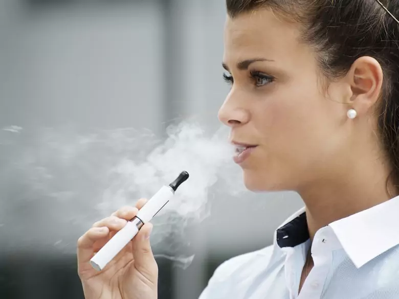 E-cigarettes and oral health and periodontal disease