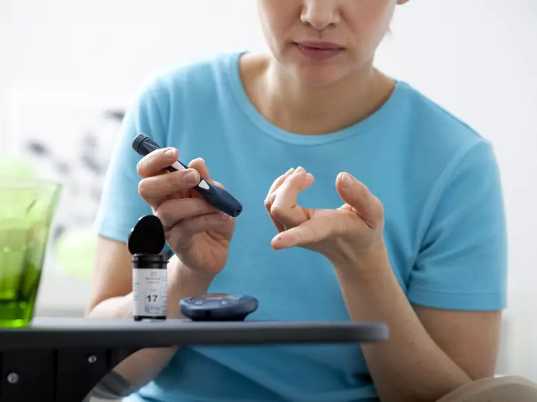 What is a healthy diet for people with diabetes?