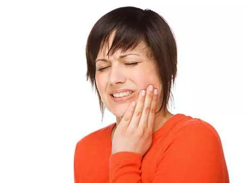 Broken tooth and dark gum - causes, symptoms, diagnosis, treatment