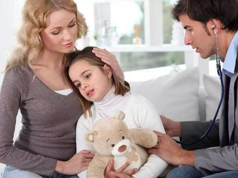 Leg pain in a child: what might the causes be and when should you go to the doctor?