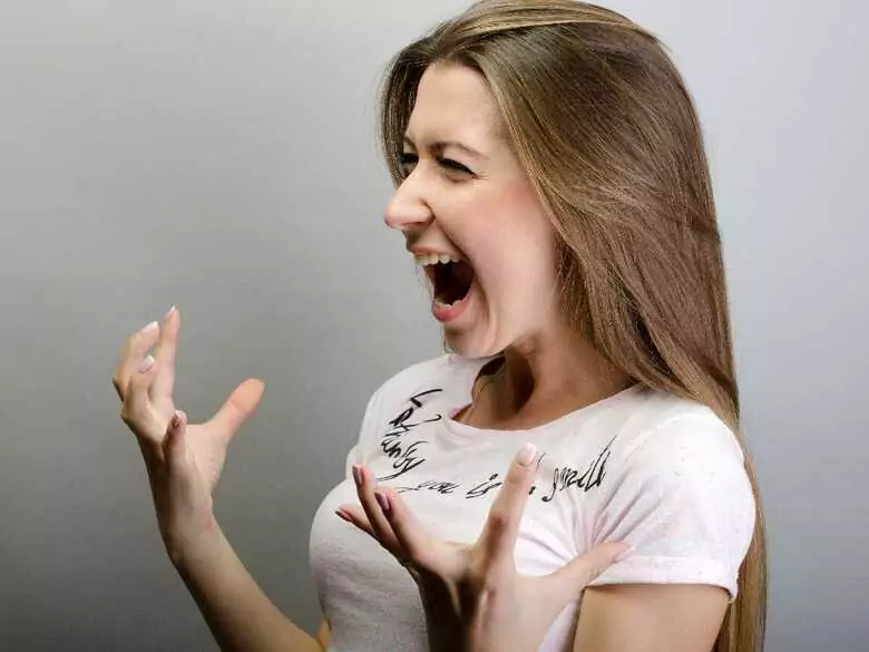 Girls' hyperactivity and aggression and their problems after entering adulthood