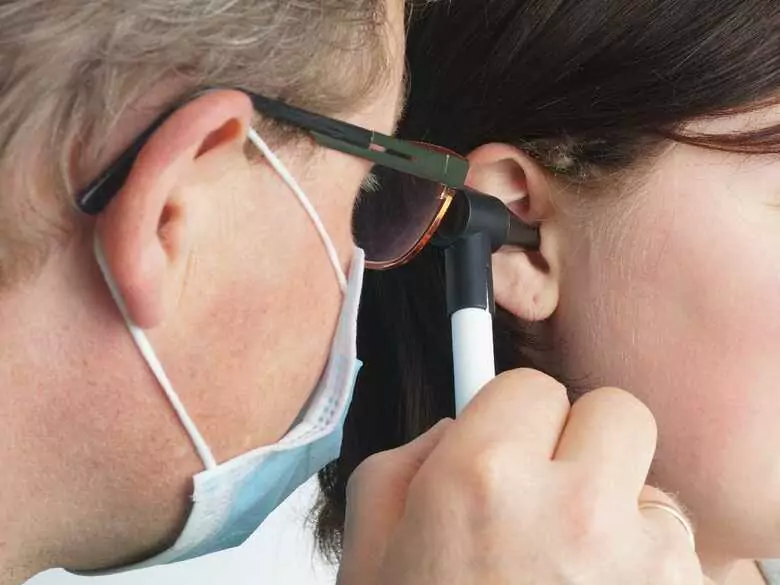 Retraction pockets as a complication of otitis media - causes, symptoms, diagnosis, treatment