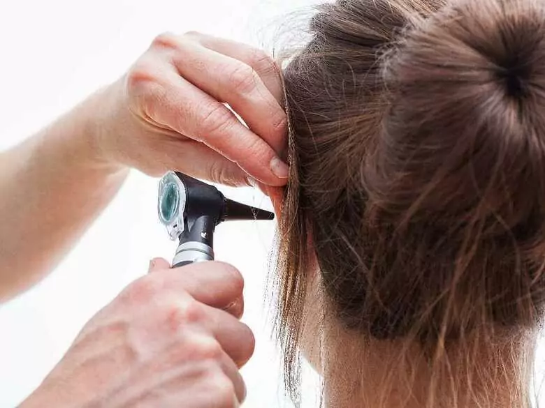 How do I deal with clogging or ringing in my ears?