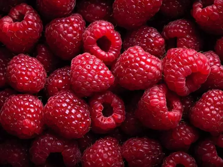 What are the benefits of eating raspberries?