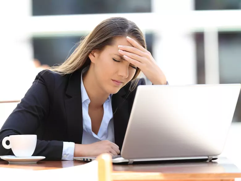 What are the symptoms of migraine?