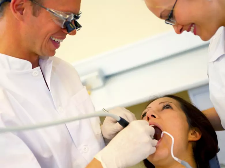 Tooth varnishing