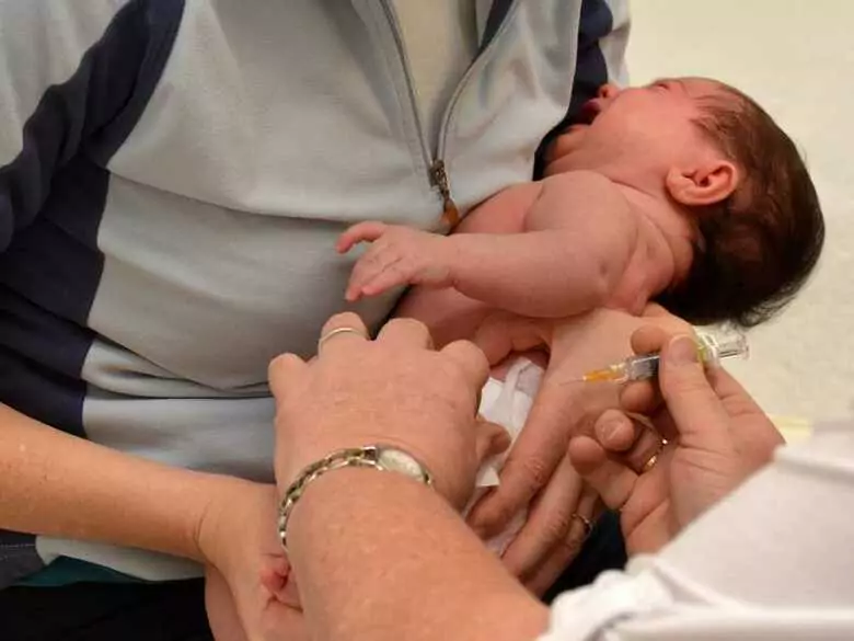 Vaccination for newborns against tuberculosis
