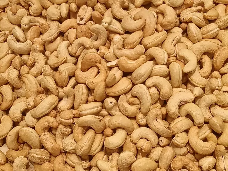 What are the benefits of eating cashew nuts?