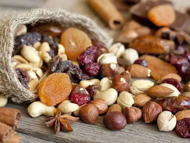 What are the benefits of eating nuts?