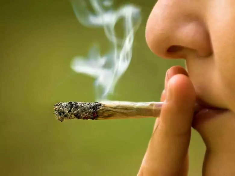 Effects of marijuana smoking on the lungs