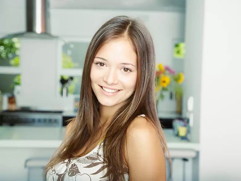 What should I look for when buying shampoo for my hair?