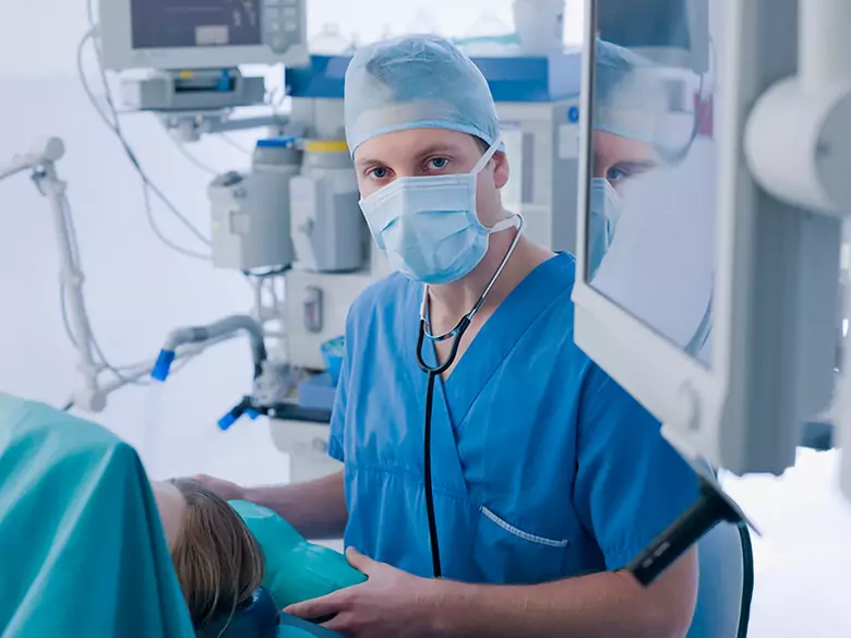 Asymptomatic pneumocyst carriage in adult lung tissue as a health risk for children