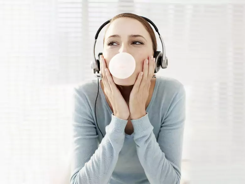 Chewing gum helps to detect inflammation in the mouth?