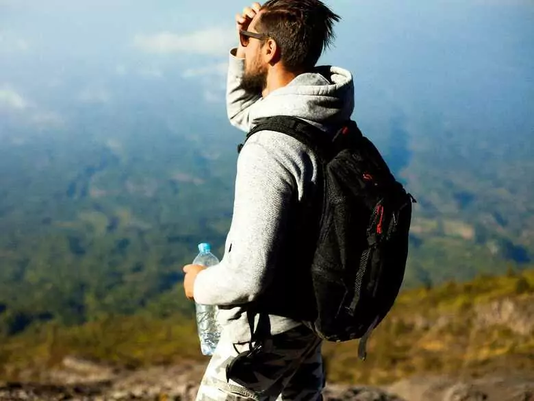 Guidance for travellers on safe food