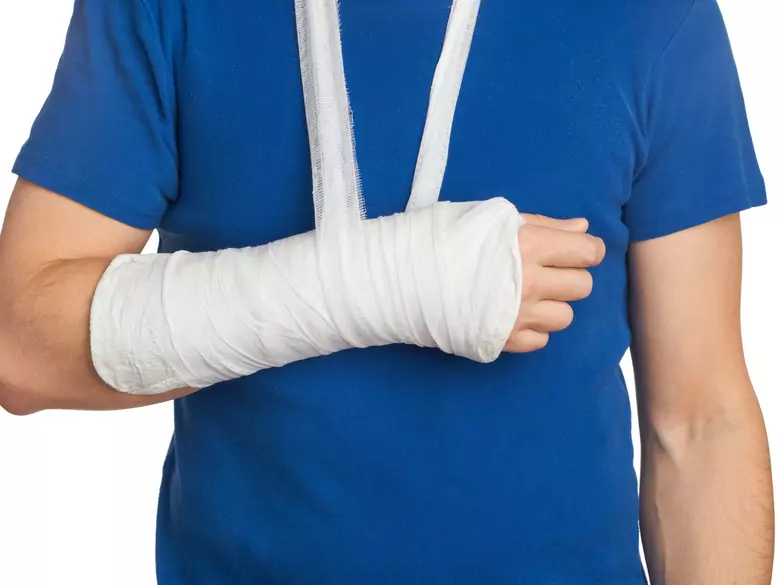 Phalangeal fracture versus knock out - first aid