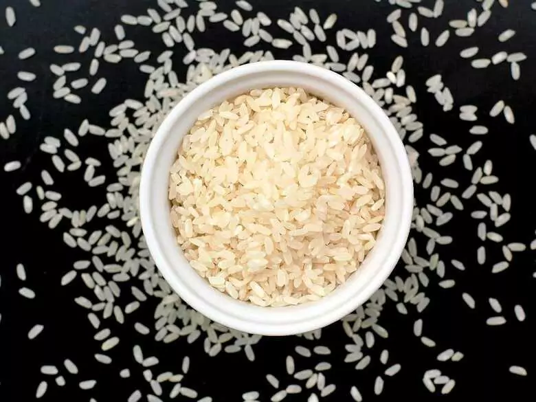 What are the benefits of eating brown rice?