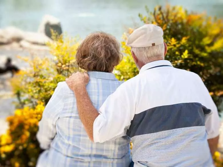 How do the skin and hair of older people change?