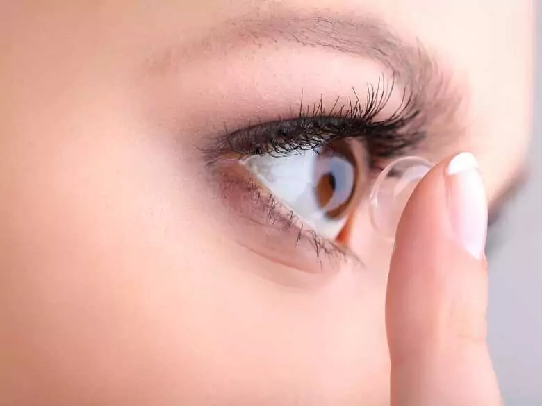 How to use contact lenses properly?