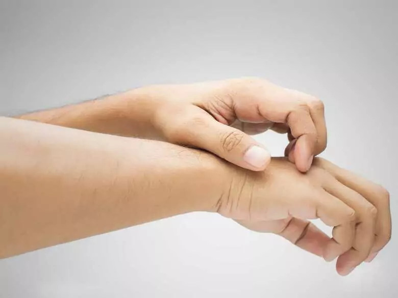 Cracked skin on hands and feet - how to deal with it?