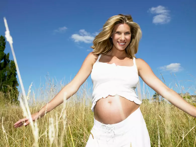 Can teeth be whitened during pregnancy?