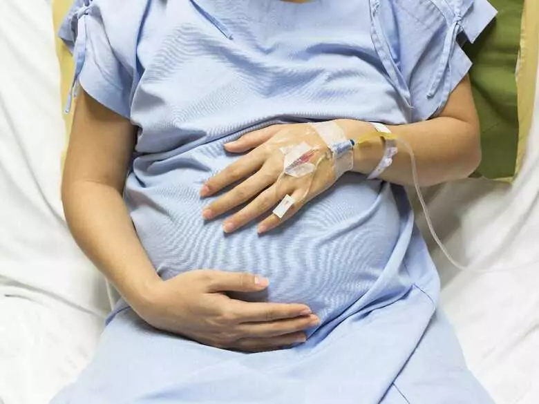 Childbirth with confirmed coronavirus infection in a pregnant woman