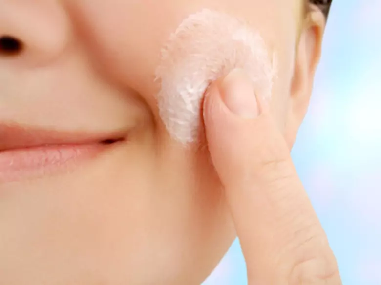 What effect does the retinol present in creams have?
