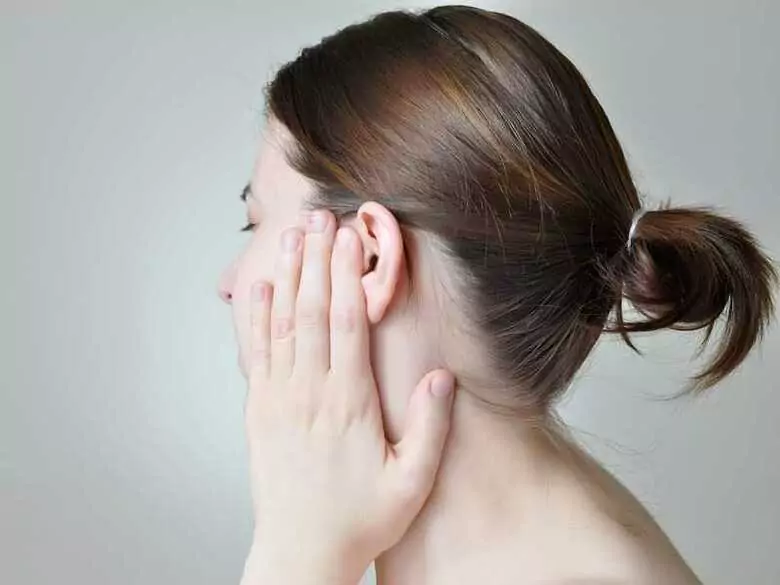 Wisdom tooth pain - causes, symptoms, diagnosis, treatment, complications