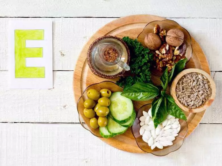 What are the benefits of vitamin E supplementation?