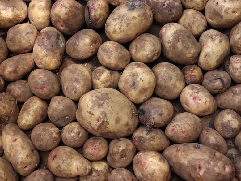 What are the benefits of eating potatoes?